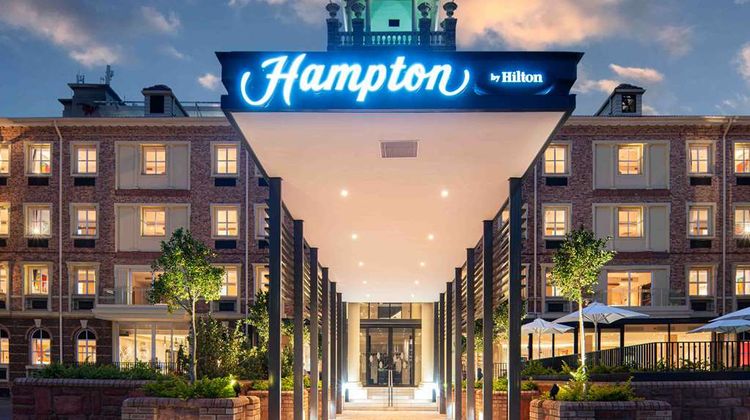Hampton by Hilton Sandton Grayston Exterior