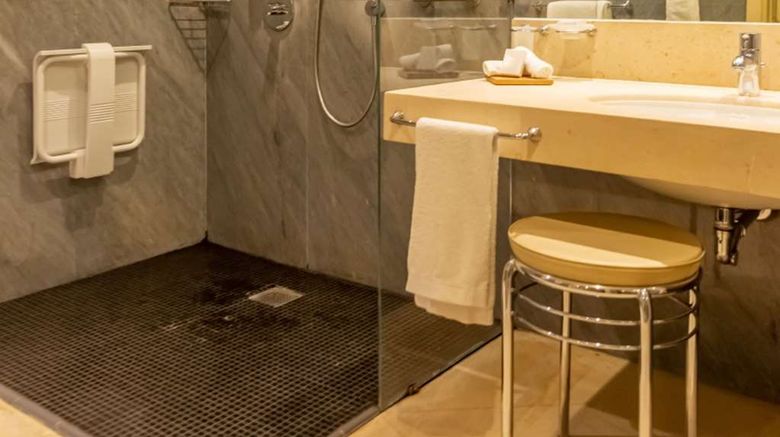 <b>Hotel Port Palace Suite</b>. Images powered by <a href="https://iceportal.shijigroup.com/" title="IcePortal" target="_blank">IcePortal</a>.