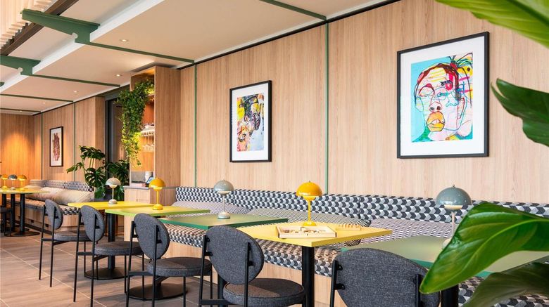 <b>Tribe Duesseldorf Restaurant</b>. Images powered by <a href="https://iceportal.shijigroup.com/" title="IcePortal" target="_blank">IcePortal</a>.