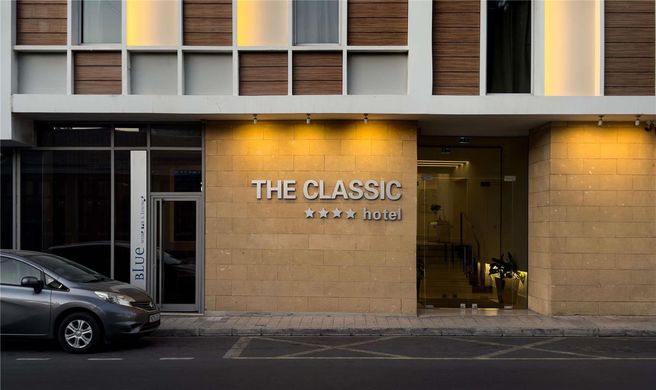 Classic Hotel Exterior