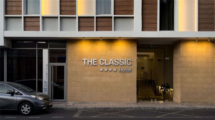 Classic Hotel Exterior