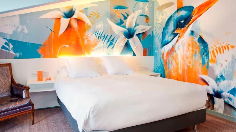 <b>Chateau de l'Yeuse Room</b>. Images powered by <a href="https://iceportal.shijigroup.com/" title="IcePortal" target="_blank">IcePortal</a>.