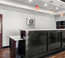Quality Inn & Suites Pearsall Lobby