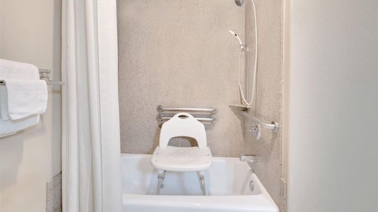 <b>Sonesta Essential Hotels Odessa Room</b>. Images powered by <a href="https://iceportal.shijigroup.com/" title="IcePortal" target="_blank">IcePortal</a>.
