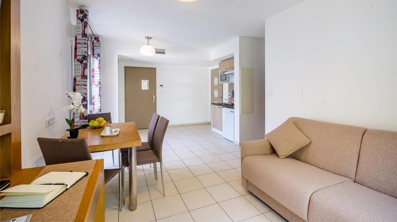 <b>Comfort Aparthotel Antibes Le Maestria Room</b>. Images powered by <a href="https://iceportal.shijigroup.com/" title="IcePortal" target="_blank">IcePortal</a>.