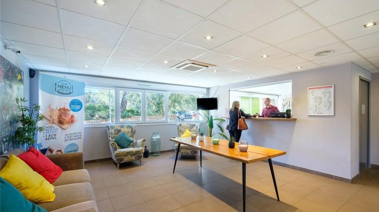 <b>Comfort Aparthotel Antibes Le Maestria Lobby</b>. Images powered by <a href="https://iceportal.shijigroup.com/" title="IcePortal" target="_blank">IcePortal</a>.