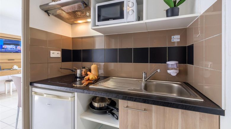 <b>Comfort Aparthotel Antibes Le Maestria Room</b>. Images powered by <a href="https://iceportal.shijigroup.com/" title="IcePortal" target="_blank">IcePortal</a>.