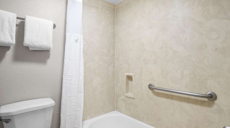 <b>Rodeway Inn Waco Downtown near University Suite</b>. Images powered by <a href="https://iceportal.shijigroup.com/" title="IcePortal" target="_blank">IcePortal</a>.