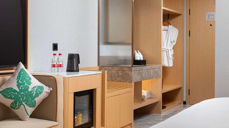 <b>Wyndham Garden Haikou Meilan Room</b>. Images powered by <a href="https://iceportal.shijigroup.com/" title="IcePortal" target="_blank">IcePortal</a>.
