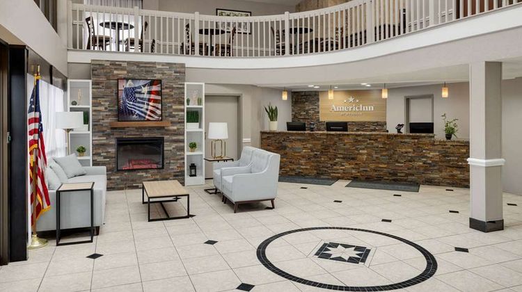 AmericInn Grand Rapids Airport North Lobby