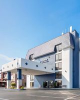 Clarion Inn & Suites near Leconte Ctr