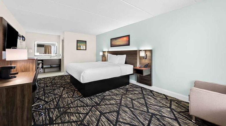 <b>Clarion Inn & Suites near Leconte Ctr Room</b>. Images powered by <a href="https://iceportal.shijigroup.com/" title="IcePortal" target="_blank">IcePortal</a>.