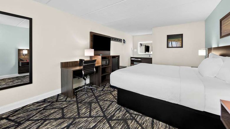 <b>Clarion Inn & Suites near Leconte Ctr Room</b>. Images powered by <a href="https://iceportal.shijigroup.com/" title="IcePortal" target="_blank">IcePortal</a>.