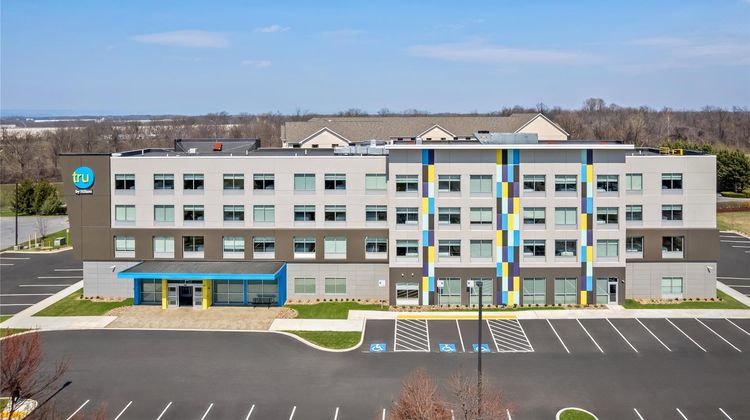 Tru by Hilton Hagerstown Exterior