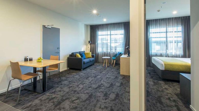 <b>Quest On Manchester Room</b>. Images powered by <a href="https://iceportal.shijigroup.com/" title="IcePortal" target="_blank">IcePortal</a>.