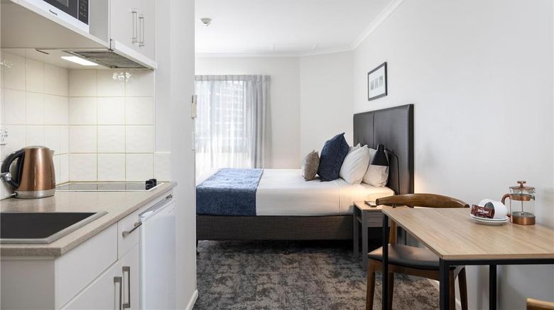 <b>Quest Auckland Hotel Suite</b>. Images powered by <a href="https://iceportal.shijigroup.com/" title="IcePortal" target="_blank">IcePortal</a>.