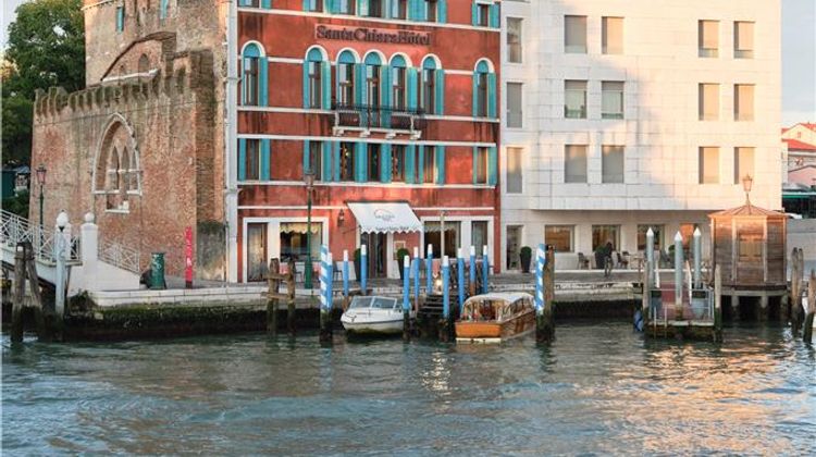 Hotel Santa Chiara Exterior