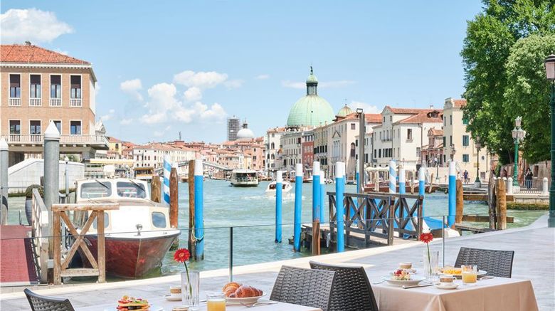 <b>Hotel Santa Chiara Restaurant</b>. Images powered by <a href="https://iceportal.shijigroup.com/" title="IcePortal" target="_blank">IcePortal</a>.