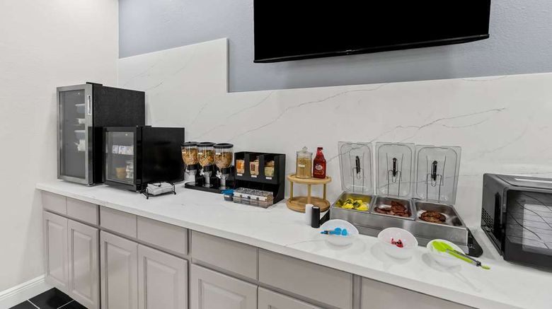 <b>Sonesta Essential Beaumont Restaurant</b>. Images powered by <a href="https://iceportal.shijigroup.com/" title="IcePortal" target="_blank">IcePortal</a>.