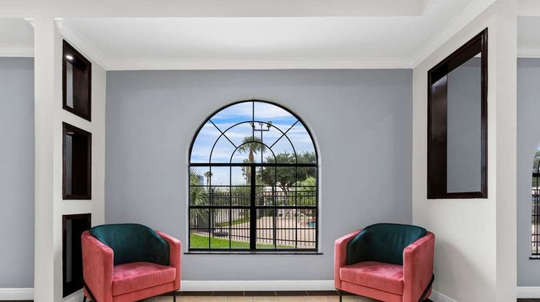 <b>Sonesta Essential Beaumont Lobby</b>. Images powered by <a href="https://iceportal.shijigroup.com/" title="IcePortal" target="_blank">IcePortal</a>.