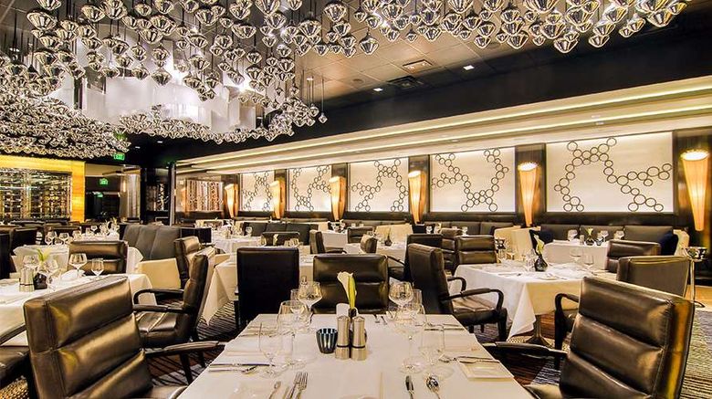 <b>Atlantis Casino Resort Spa Restaurant</b>. Images powered by <a href="https://iceportal.shijigroup.com/" title="IcePortal" target="_blank">IcePortal</a>.