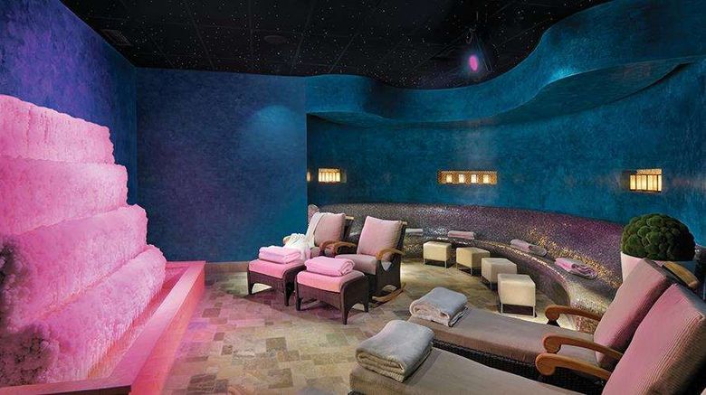 <b>Atlantis Casino Resort Spa Restaurant</b>. Images powered by <a href="https://iceportal.shijigroup.com/" title="IcePortal" target="_blank">IcePortal</a>.