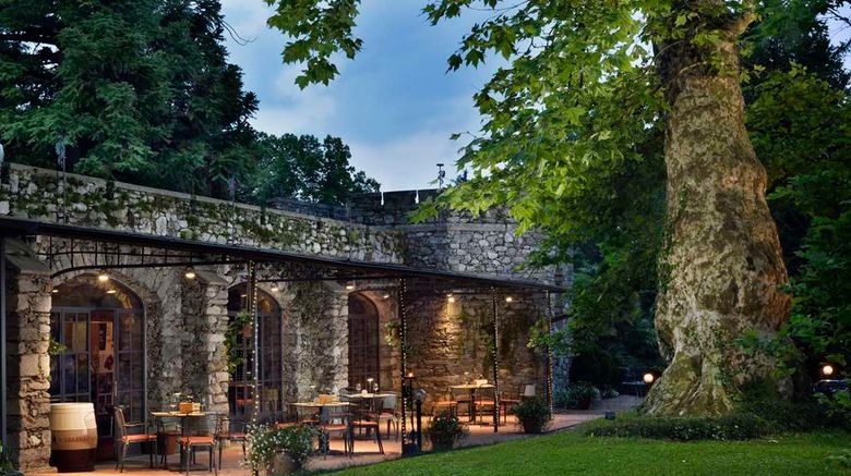 <b>Castello dal Pozzo Restaurant</b>. Images powered by <a href="https://iceportal.shijigroup.com/" title="IcePortal" target="_blank">IcePortal</a>.