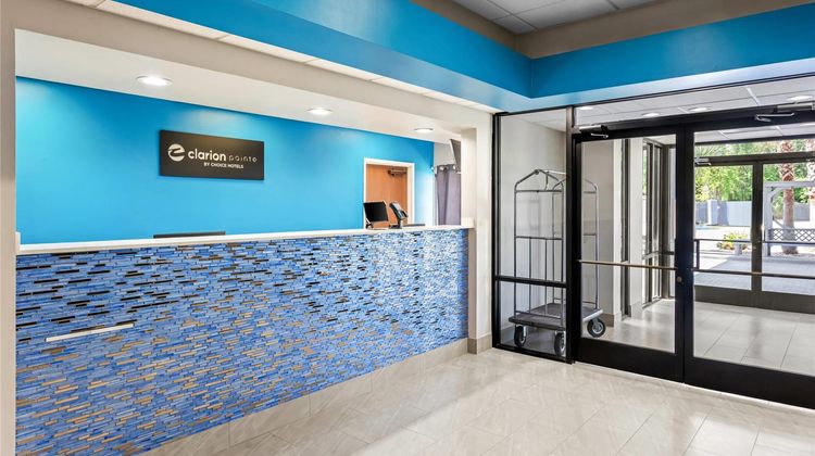 Jesup Inn & Suites Lobby
