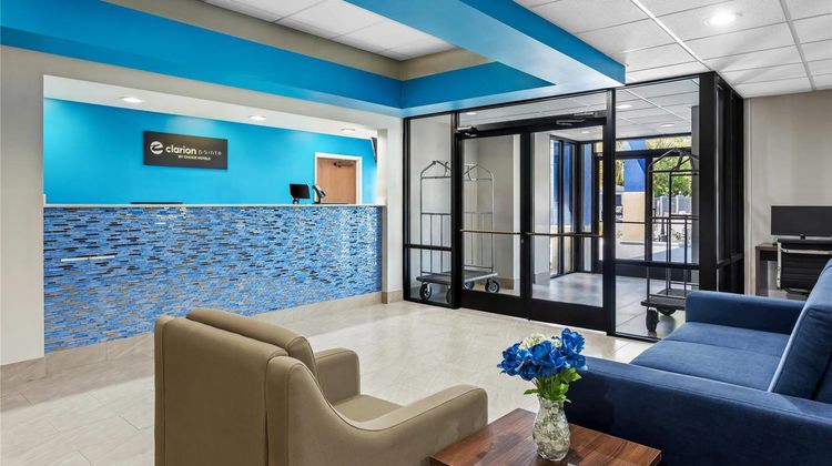 Jesup Inn & Suites Lobby
