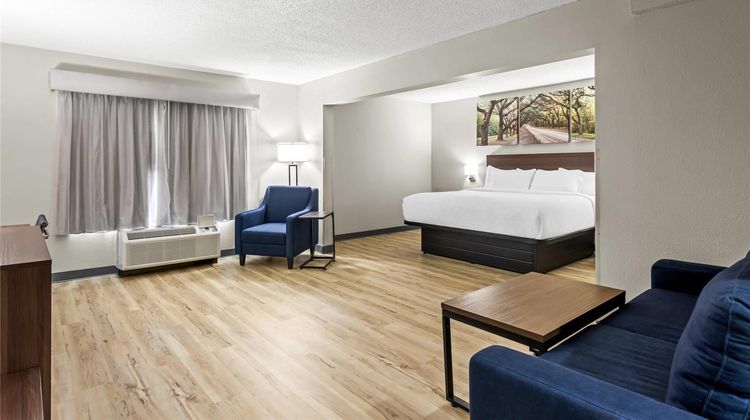 Jesup Inn & Suites Suite
