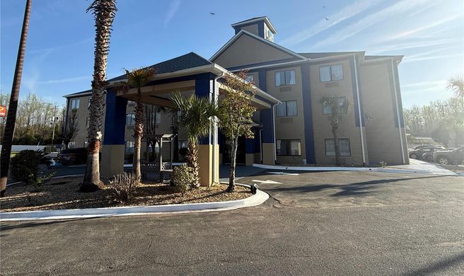 Jesup Inn & Suites Exterior