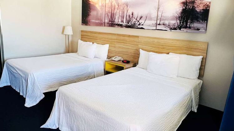 Days Inn by Wyndham Ridgecrest Room