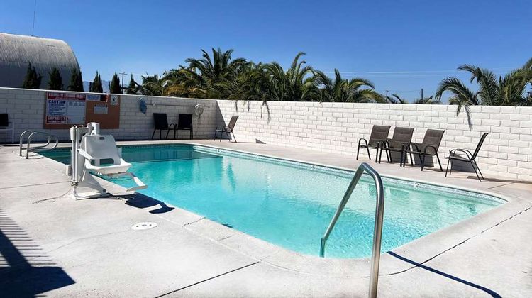 Days Inn by Wyndham Ridgecrest Pool