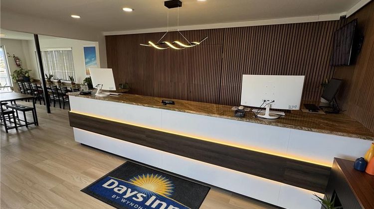 Days Inn by Wyndham Ridgecrest Lobby