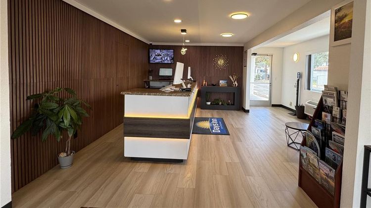 Days Inn by Wyndham Ridgecrest Lobby