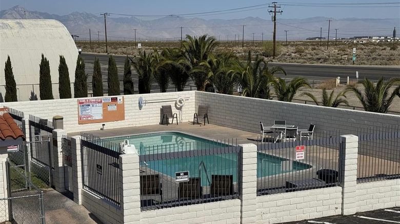 <b>Days Inn by Wyndham Ridgecrest Pool</b>. Images powered by <a href="https://iceportal.shijigroup.com/" title="IcePortal" target="_blank">IcePortal</a>.