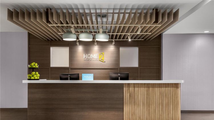 Home2 Suites by Hilton Muncie Lobby