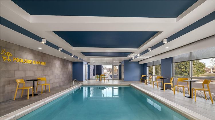 Home2 Suites by Hilton Muncie Pool