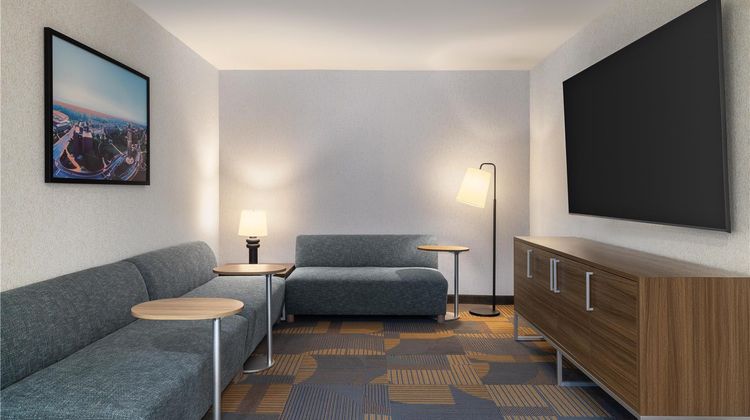Home2 Suites by Hilton Muncie Lobby