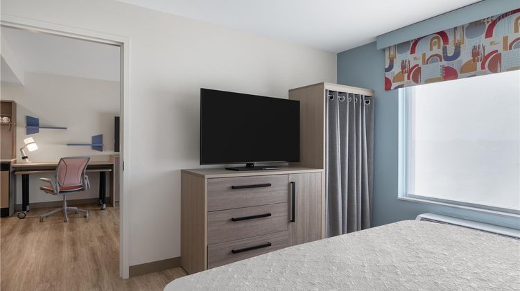 Home2 Suites by Hilton Muncie Room