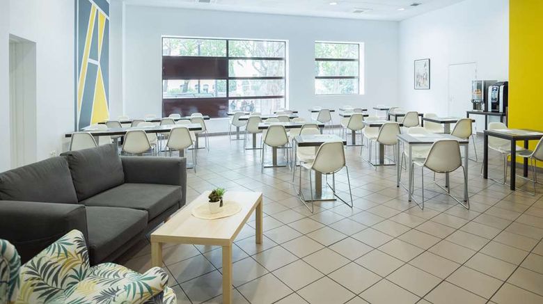 <b>Comfort Aparthotel Nimes Centre Restaurant</b>. Images powered by <a href="https://iceportal.shijigroup.com/" title="IcePortal" target="_blank">IcePortal</a>.