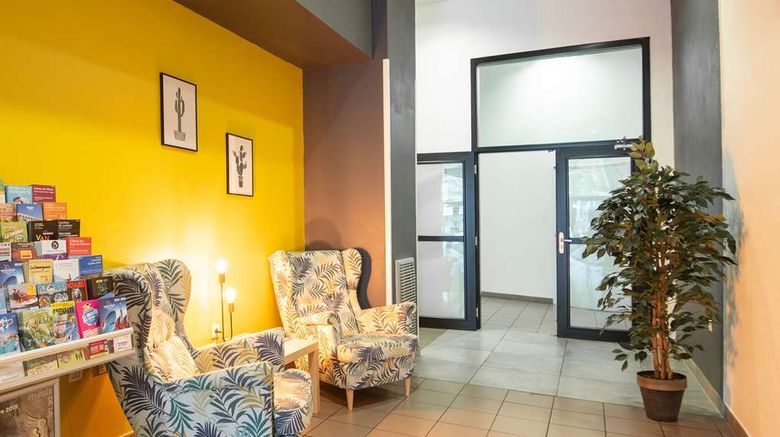 <b>Comfort Aparthotel Nimes Centre Lobby</b>. Images powered by <a href="https://iceportal.shijigroup.com/" title="IcePortal" target="_blank">IcePortal</a>.