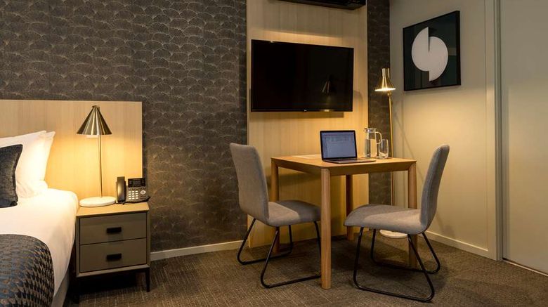 <b>Quest 256 Lambton Suite</b>. Images powered by <a href="https://iceportal.shijigroup.com/" title="IcePortal" target="_blank">IcePortal</a>.