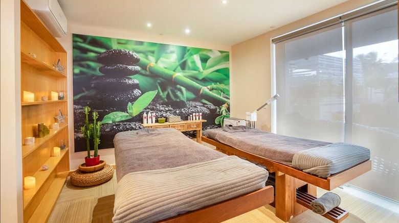 <b>Hotel le Lagon Noumea Spa</b>. Images powered by <a href="https://iceportal.shijigroup.com/" title="IcePortal" target="_blank">IcePortal</a>.