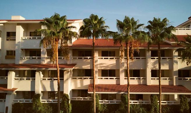 Bahia Hotel & Beach Club Exterior