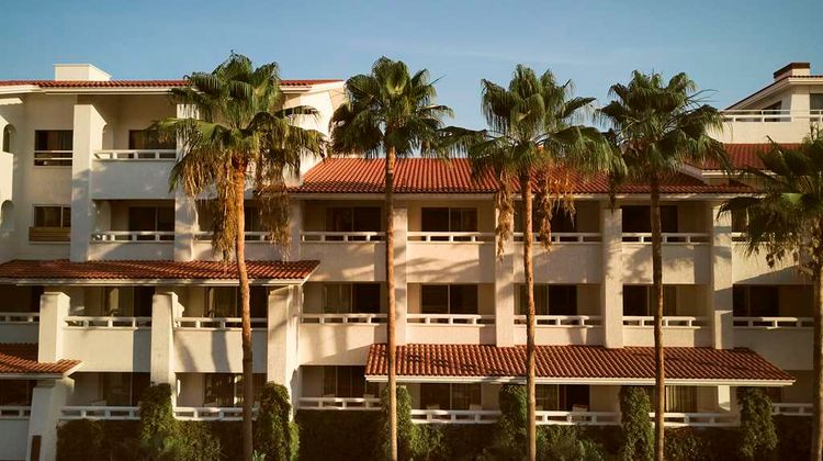 Bahia Hotel & Beach Club Exterior