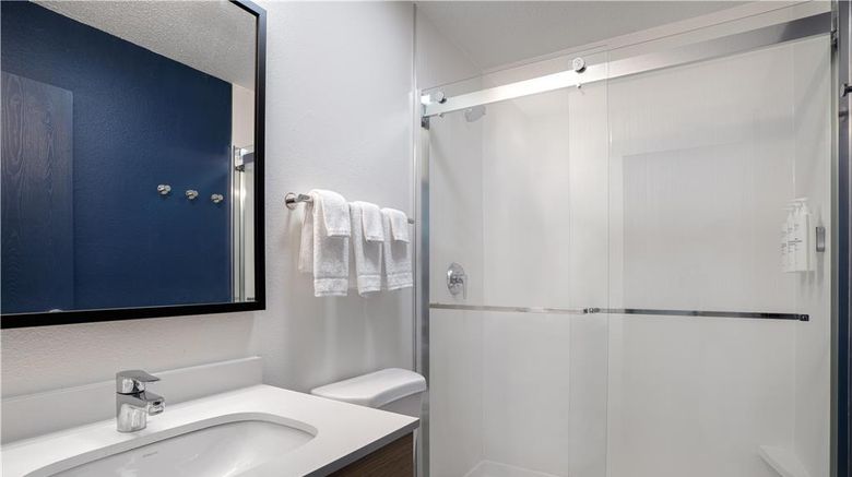 <b>Spark by Hilton Carlisle South Room</b>. Images powered by <a href="https://iceportal.shijigroup.com/" title="IcePortal" target="_blank">IcePortal</a>.