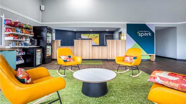 <b>Spark by Hilton Kent Seattle Lobby</b>. Images powered by <a href="https://iceportal.shijigroup.com/" title="IcePortal" target="_blank">IcePortal</a>.