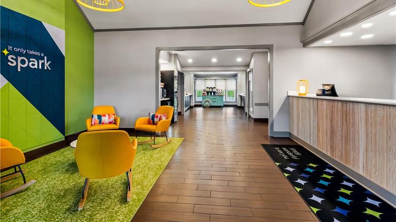 <b>Spark by Hilton Wytheville Holston Rd I Lobby</b>. Images powered by <a href="https://iceportal.shijigroup.com/" title="IcePortal" target="_blank">IcePortal</a>.