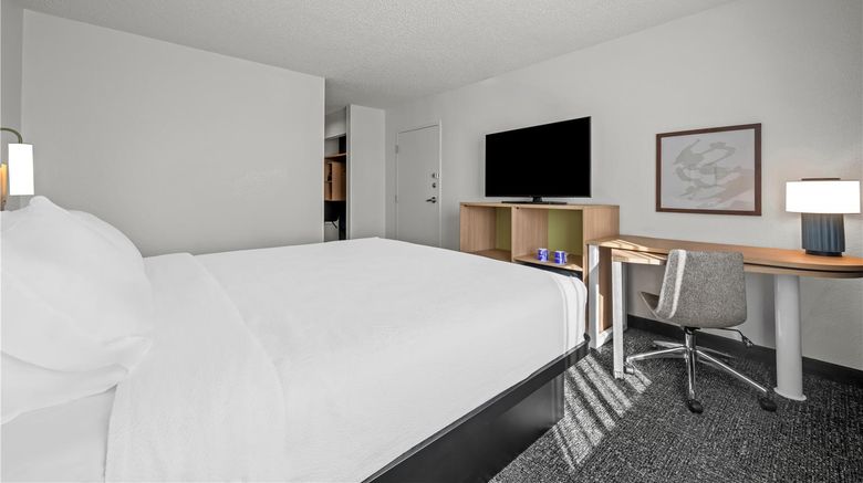 <b>Spark by Hilton Cleveland Beachwood Room</b>. Images powered by <a href="https://iceportal.shijigroup.com/" title="IcePortal" target="_blank">IcePortal</a>.